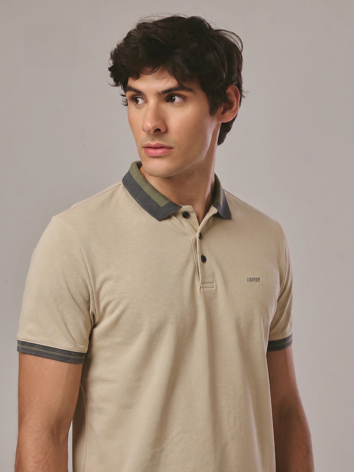 CAMISA POLO DETALHE GOLA E PUNHO